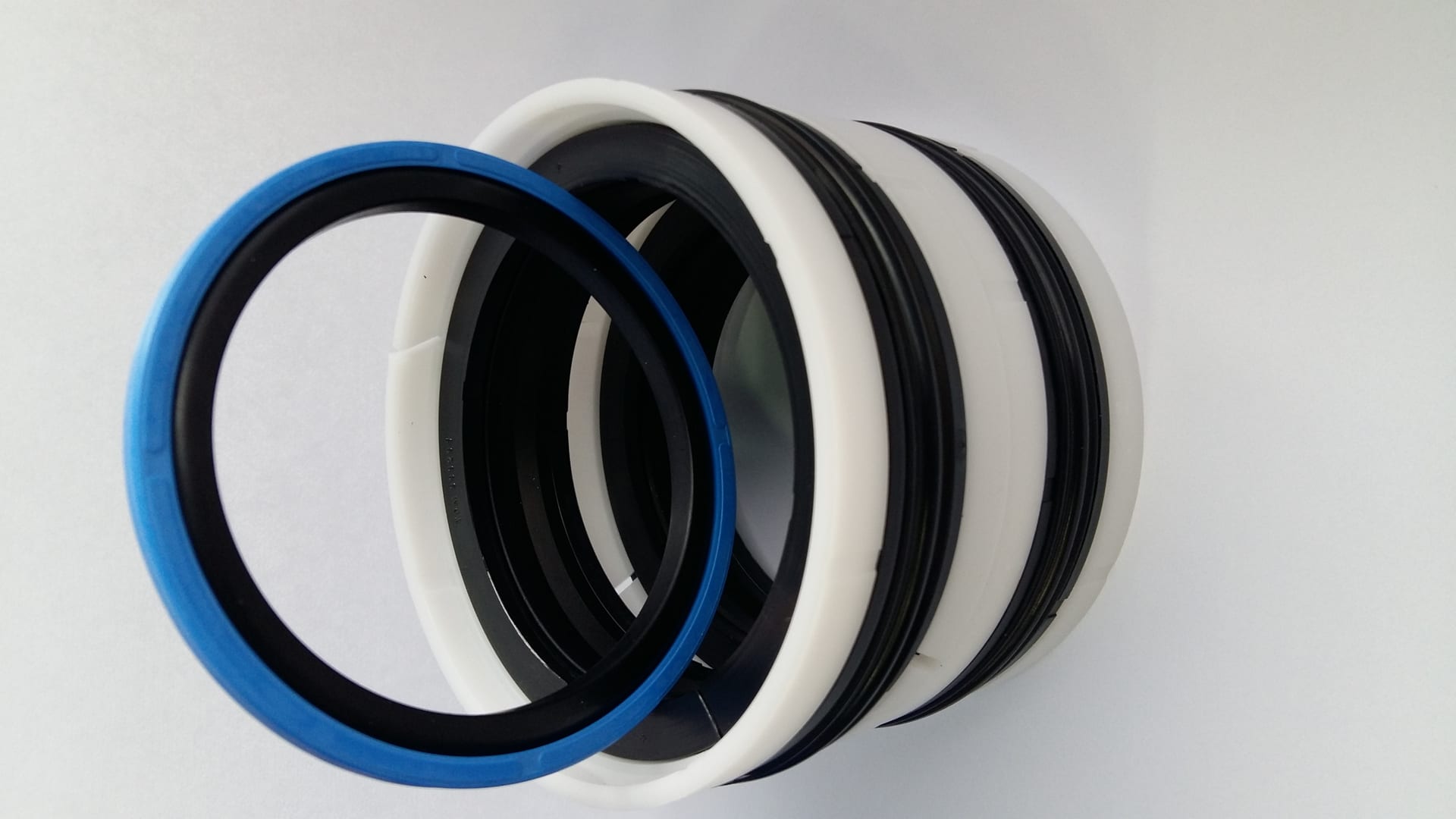 Uszczelnienia tlokow